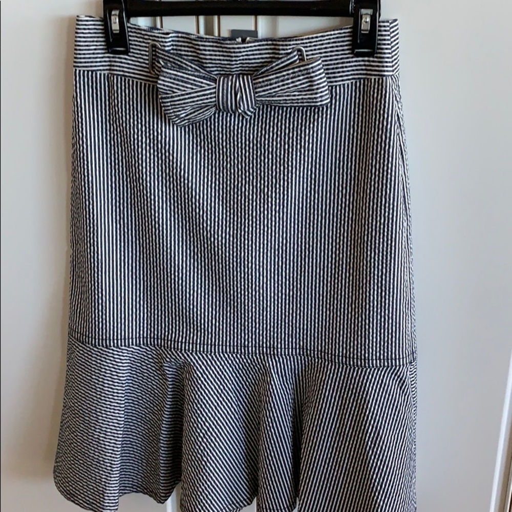NWT Ann Taylor navy & white skirt